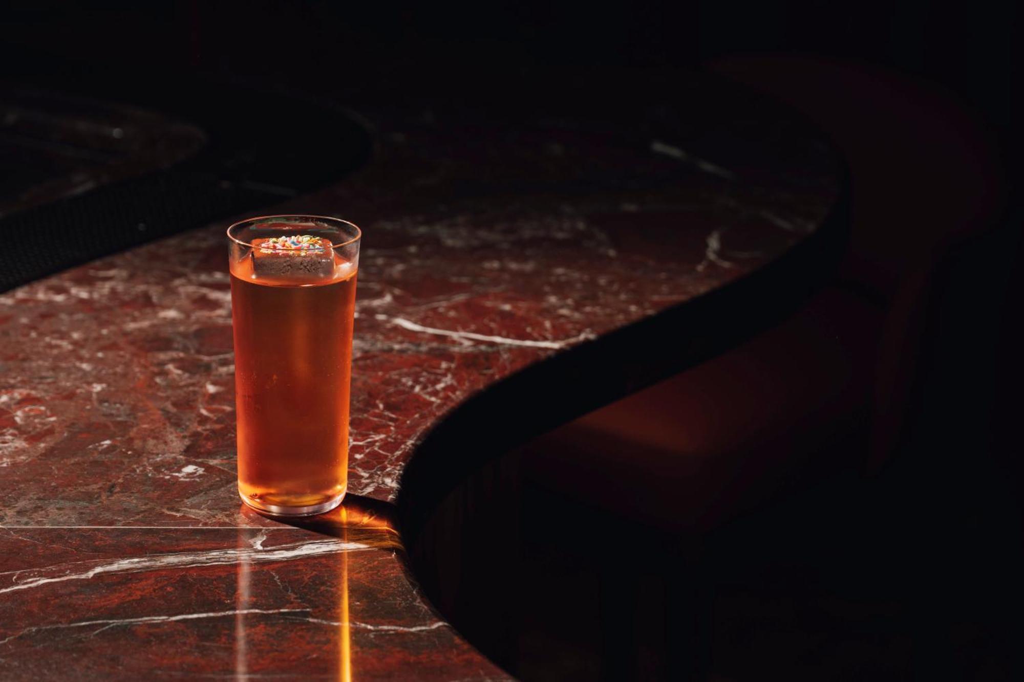 Delano Dubai At Bluewaters Hotel Екстериор снимка A glass of Old Fashioned