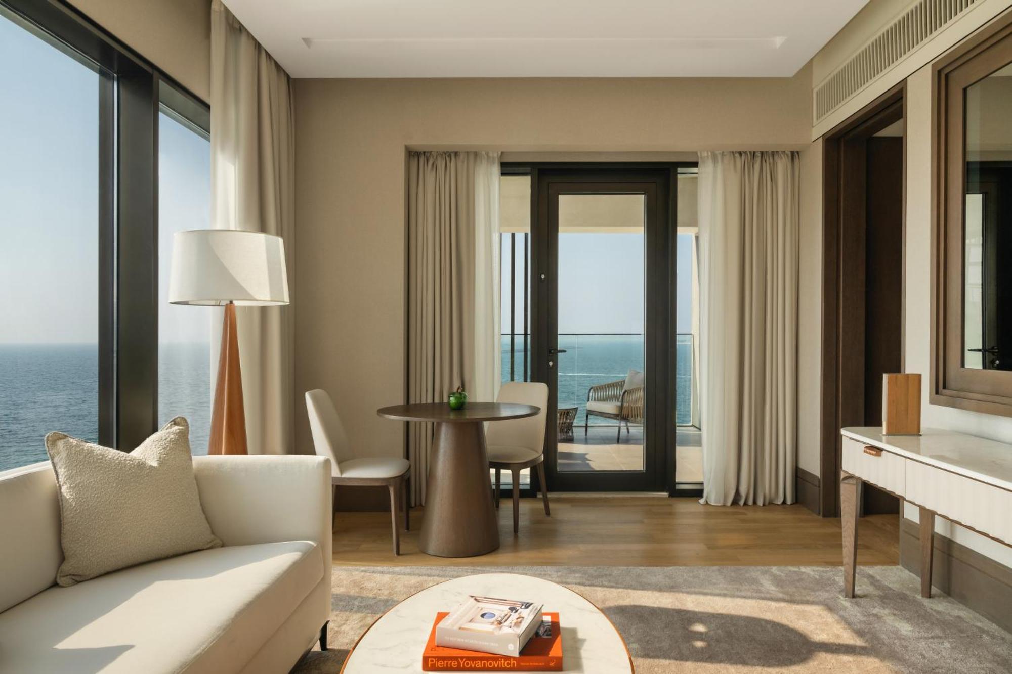Delano Dubai At Bluewaters Hotel Екстериор снимка A suite at the hotel